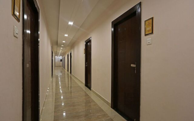 OYO 12652 Hotel Raj Mohan Palace
