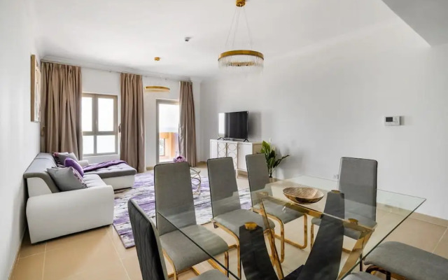 Stunning 2BR Apt Palm Jumeirah