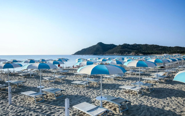 Limone Beach Resort