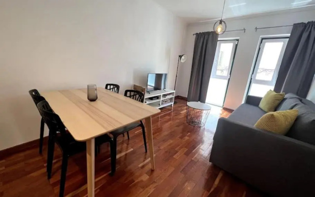 Heart of Lisbon- Free Private Parking & AC