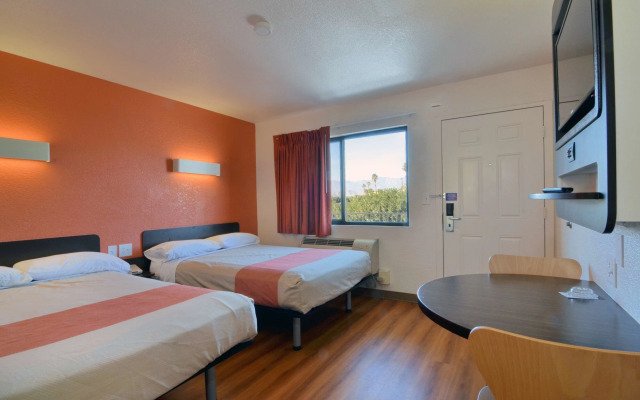Motel 6 Palm Desert, CA - Palm Springs Area