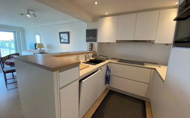 Sea View Stay for 6 Guests