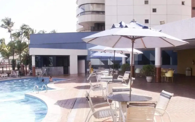 Flats Iate Plaza