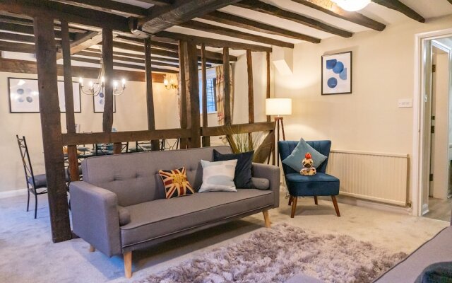 Karah Suites - Queen Annes Court