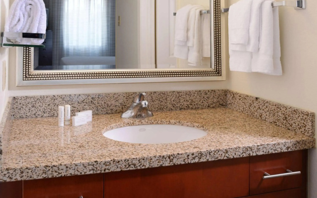 Sonesta ES Suites Dallas Market Center