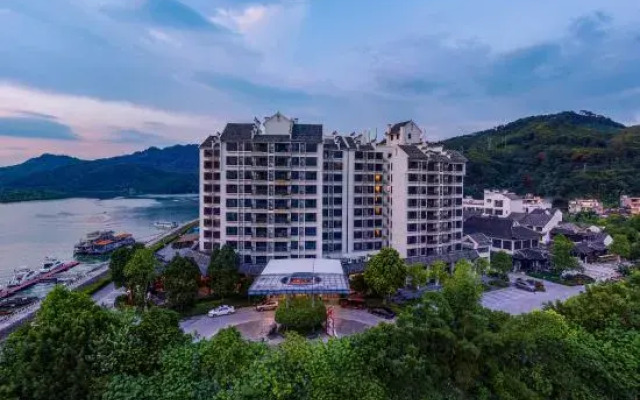 Zhenyangxia Scenic Area Theme Inn