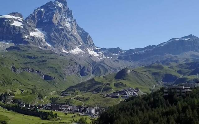 Apartment in Antey With Stunning Mountain Views