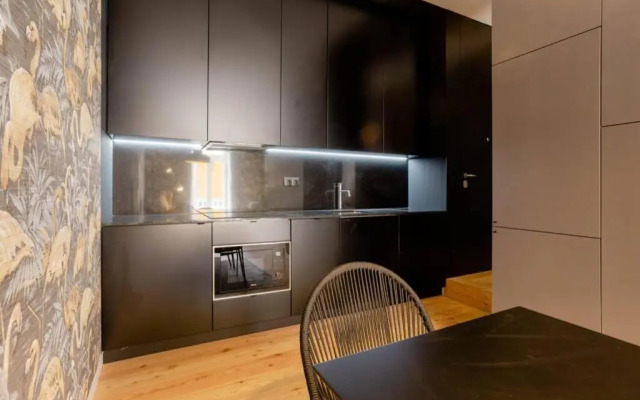 BOUTIQUE Rentals-Art & Charm II Apt w/ Terrace