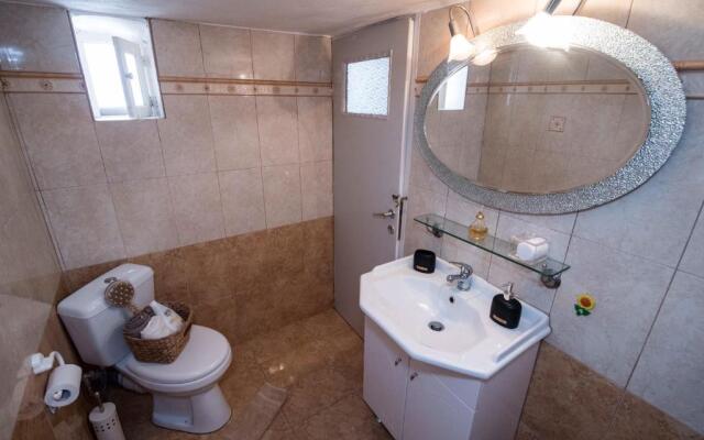 Naxian Harmony 300m from the beach