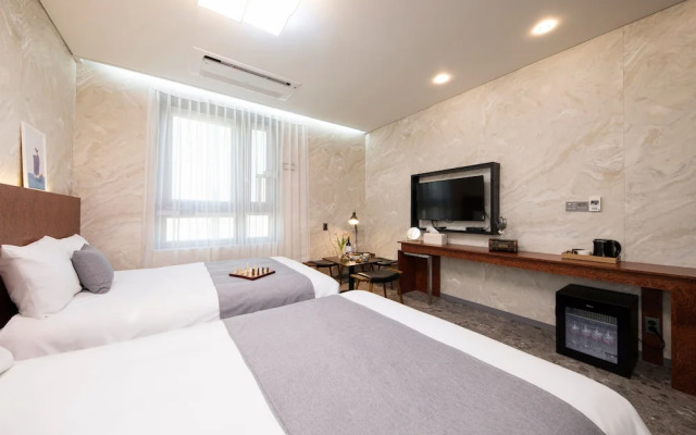 Hotel Dm