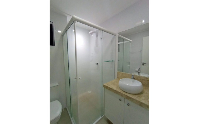 VAR 204B Dpto amplio en condominio con piscina