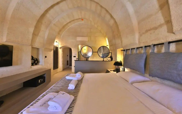Simurg Cave House