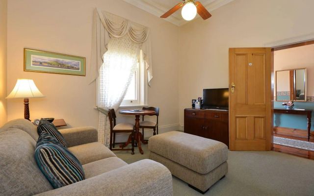 Trafalgar Premium Vintage Suites