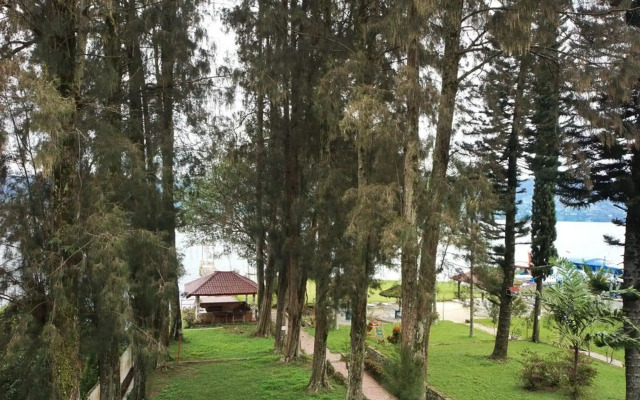 Pandu Lakeside Hotel Tuktuk