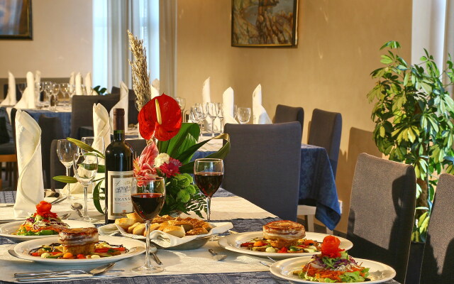 Blue Star Hotel