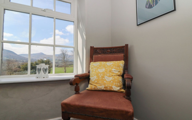Cantref House Top Floor
