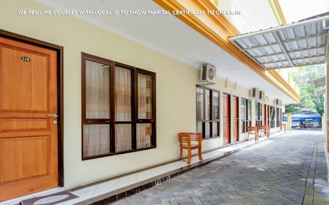 ZEN Rooms near Stasiun Kota Baru