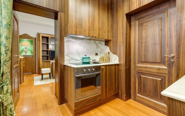 Pantheon Antique Suite
