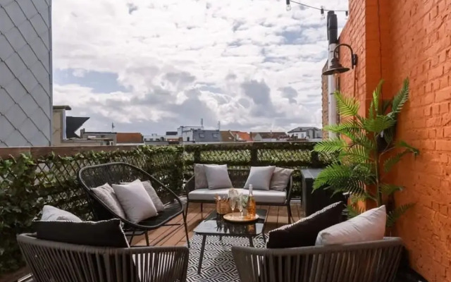 Beautiful and Spacious Vacation Home With Parking