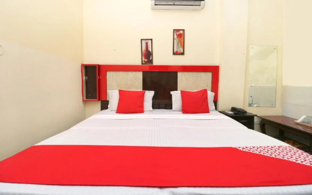 Hotel Lions Den By OYO Rooms