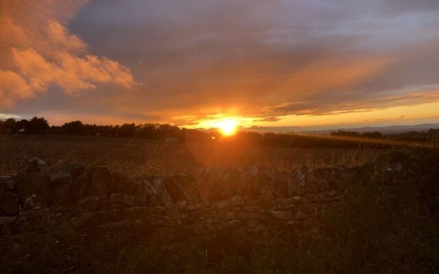 Beautiful 3 Bedroomed Cotswolds Farmhouse