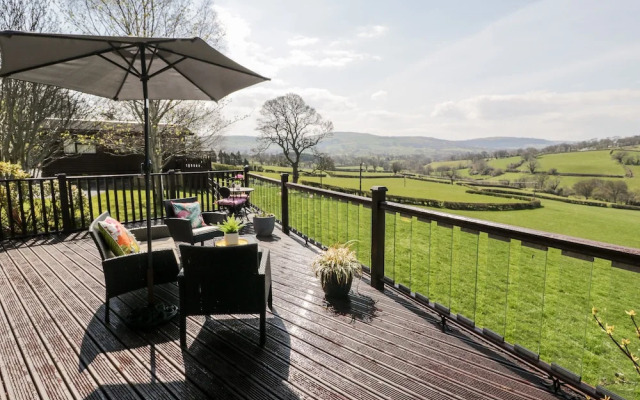 Summertime Lodge