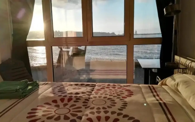 Seaviews-gijon-parking-2br-walk to Beach-wifi