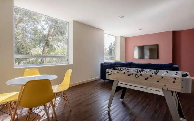 Modern Apartment With Coworking GYM and Garden