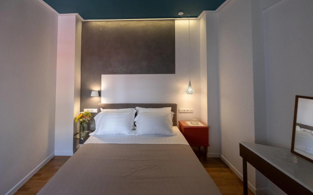 Athenian Yard Suites