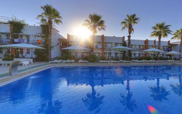 Отель Club Hotel Arinna