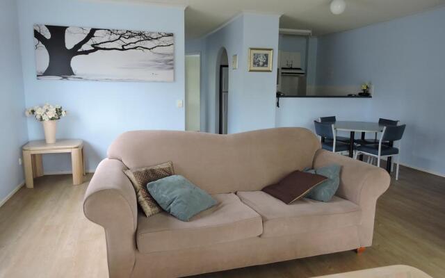 Cannes Court Apartments