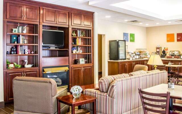 Comfort Inn & Suites Dayville - Killingly Industrial Park