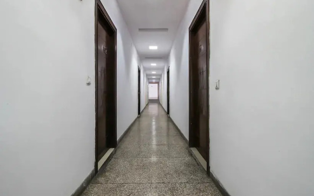 OYO 33385 Hotel Mandakini