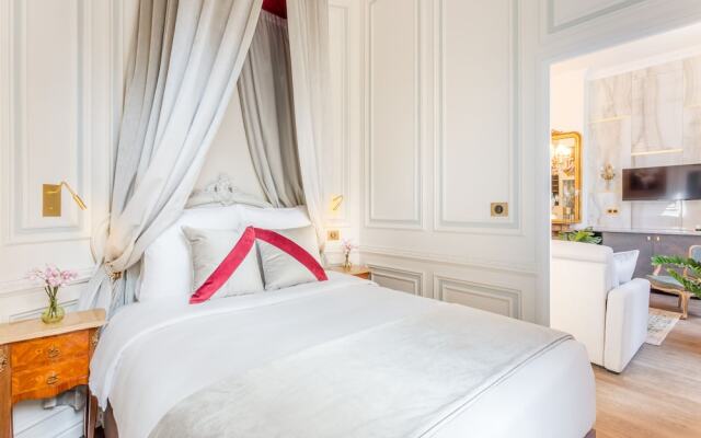 Luxury 3 Bedroom 2 Bathroom Palace Apartment - AC - Louvre