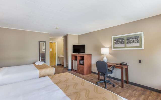 Quality Inn & Suites Gorham Riverside