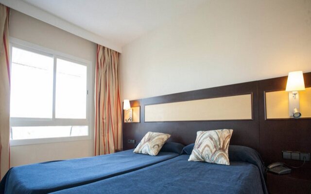 Hotel Illot Suites