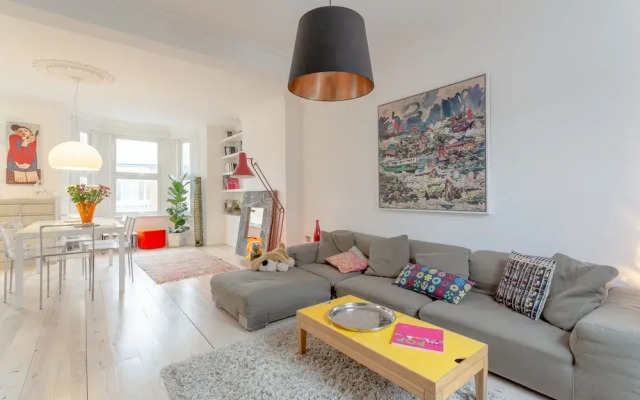 Newly Refurbished 2 Bedroom Property in Peckham