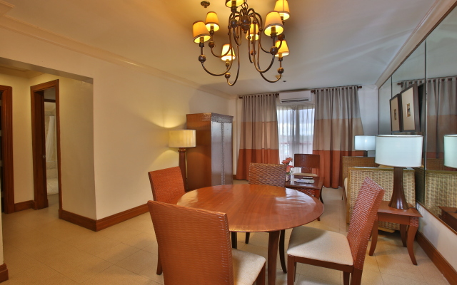 Crown Regency Suites & Residences - Mactan