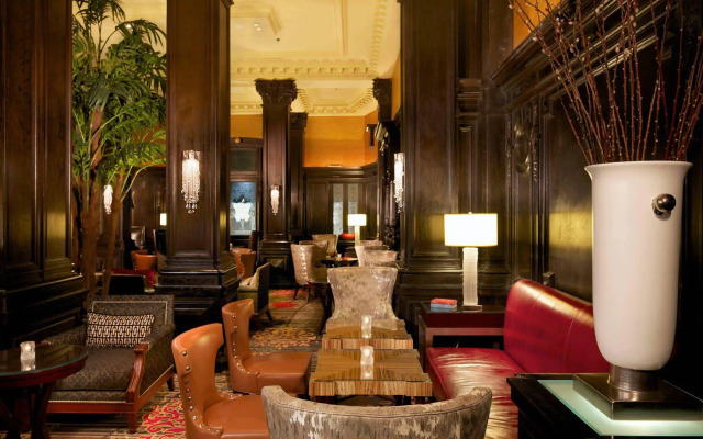 The Algonquin Hotel Times Square, Autograph Collection