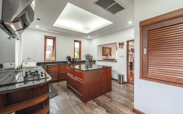 5BR Tropical Villa Pool & Garden V45