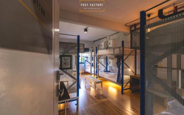 Post Factory Bed & Breakfast Sathorn Hostel - Adults Only