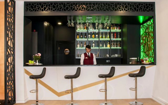 Dencity Hotel