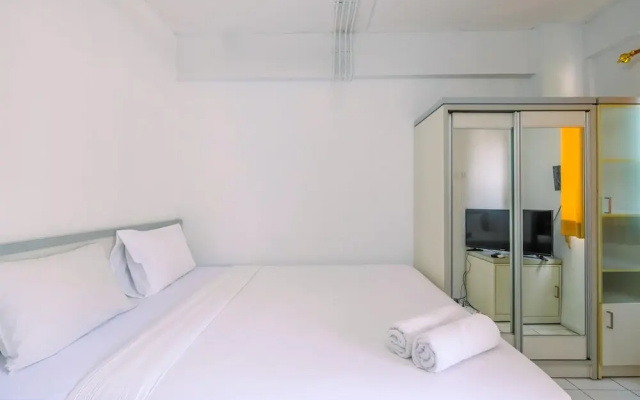 Comfortable Living Studio Room at Kebagusan City Apartment