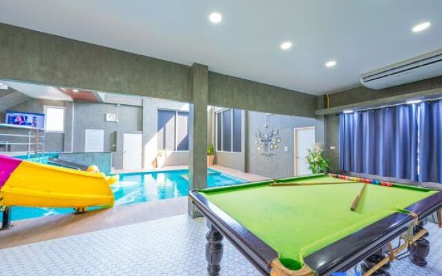Glass House B4 Pool Villa