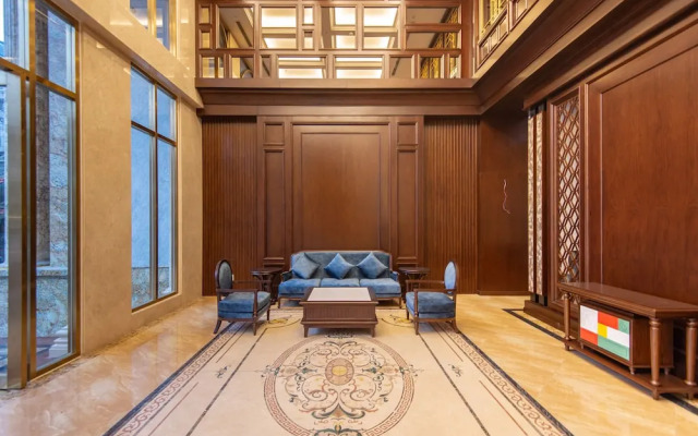 Reyna Luxury Hotel