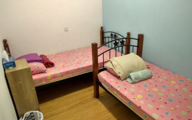 Moon Eleven Hostel Airport Transit - KLIA