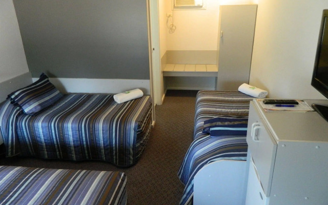 Orana Windmill Motel
