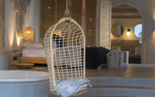 Yacht Boheme Hotel