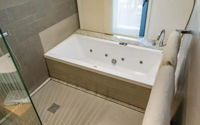 Hotel NM Suites by Escampa Hotels