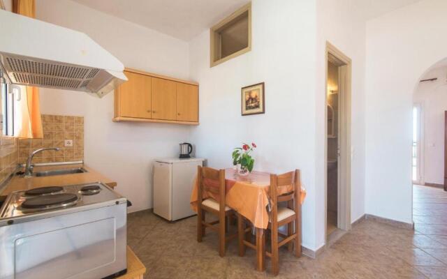Aleka Apartment 4